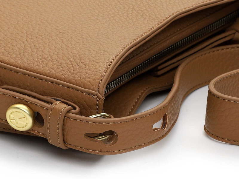detail kabelka na rameno TAMARIS BAG 34362,920 Hnědá