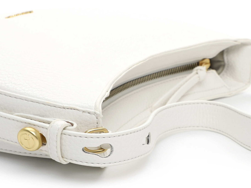 detail kabelka na rameno TAMARIS BAG 34361,300 Bílá