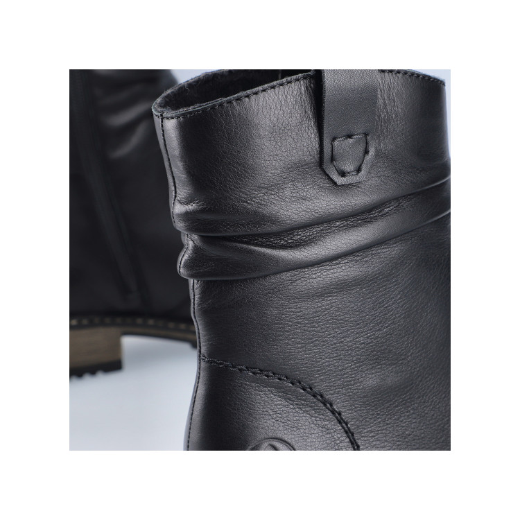detail elegantní kotníková obuv Rieker Z6883-00 Černá